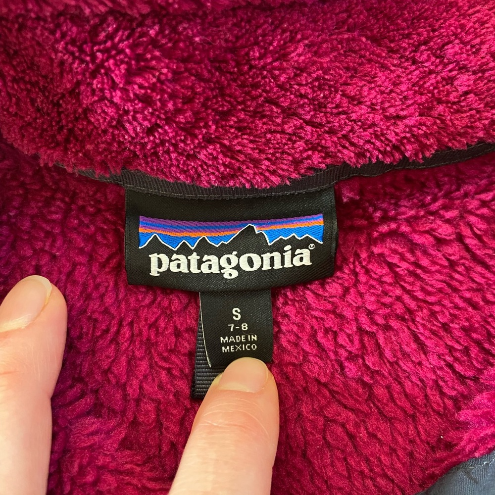 Girls S (7/8) Patagonia Magenta Fleece Pullover - Picture 3 of 9